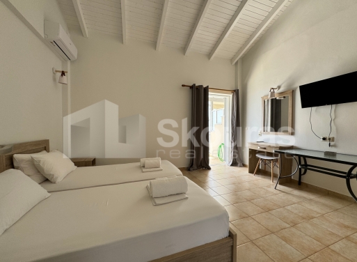 Hotel Aipeia, Nea Koroni 240 m2 - 10