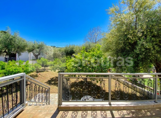 Μεζονέτα Τράπεζα, Διακοπτό 200 τ.μ. - 12