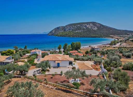 Βίλα Κουβέρτα, Ερμιόνη 255 τ.μ.