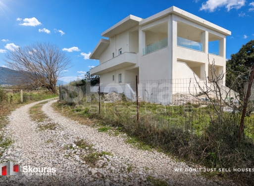 Μονοκατοικία Νικολαίικα, Διακοπτό 200 τ.μ.