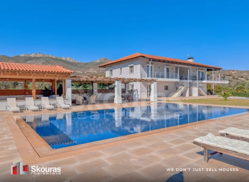 Βίλα Σαρωνικός 360 τ.μ.