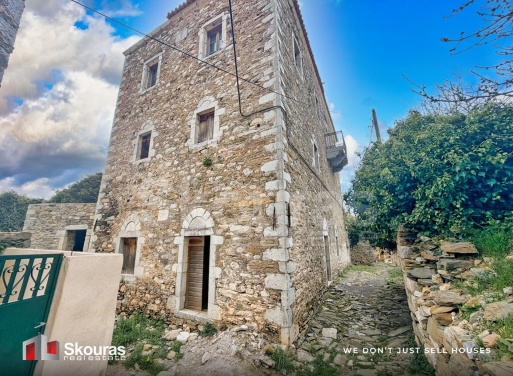 House in Thalamai - view 1