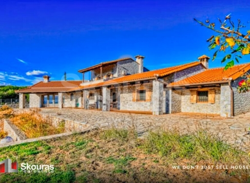 Μονοκατοικία Άγιος Αδριανός, Νέα Τίρυνθα 400 τ.μ.