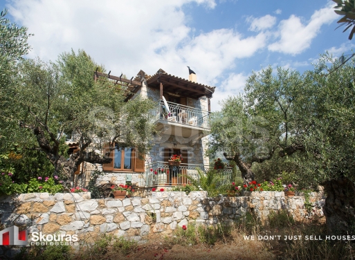 House in Agios Nikolaos - Image 4