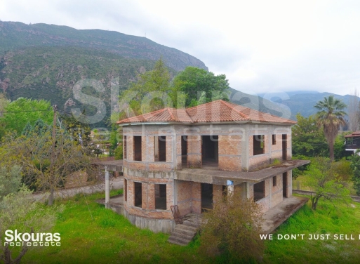 House in West Athens - view 1