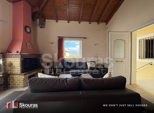 House in Kranidi - Image 4