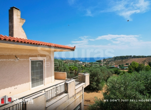 House in Petrothalassa Kranidiou - Image 4