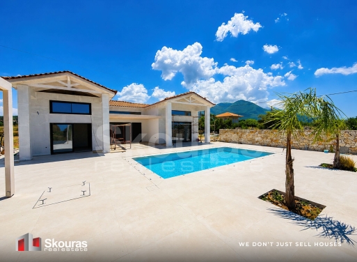 House in Kyparissia - view 1